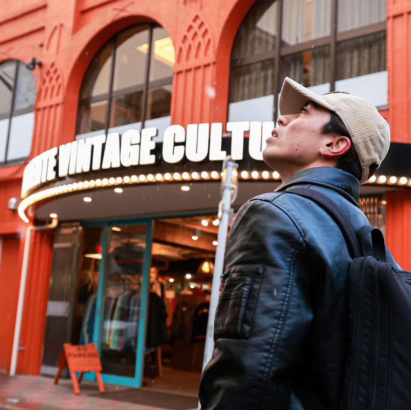 Meet at Kichijoji Station and start the tour.