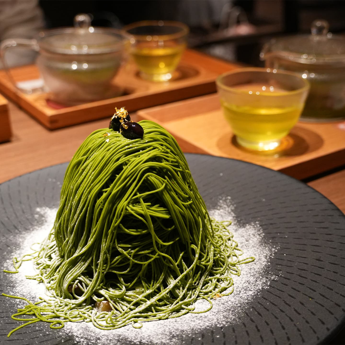 Taste matcha and seasonal sweets.